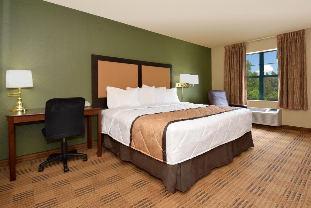 Extended America - Oakland - 2* Emeryville