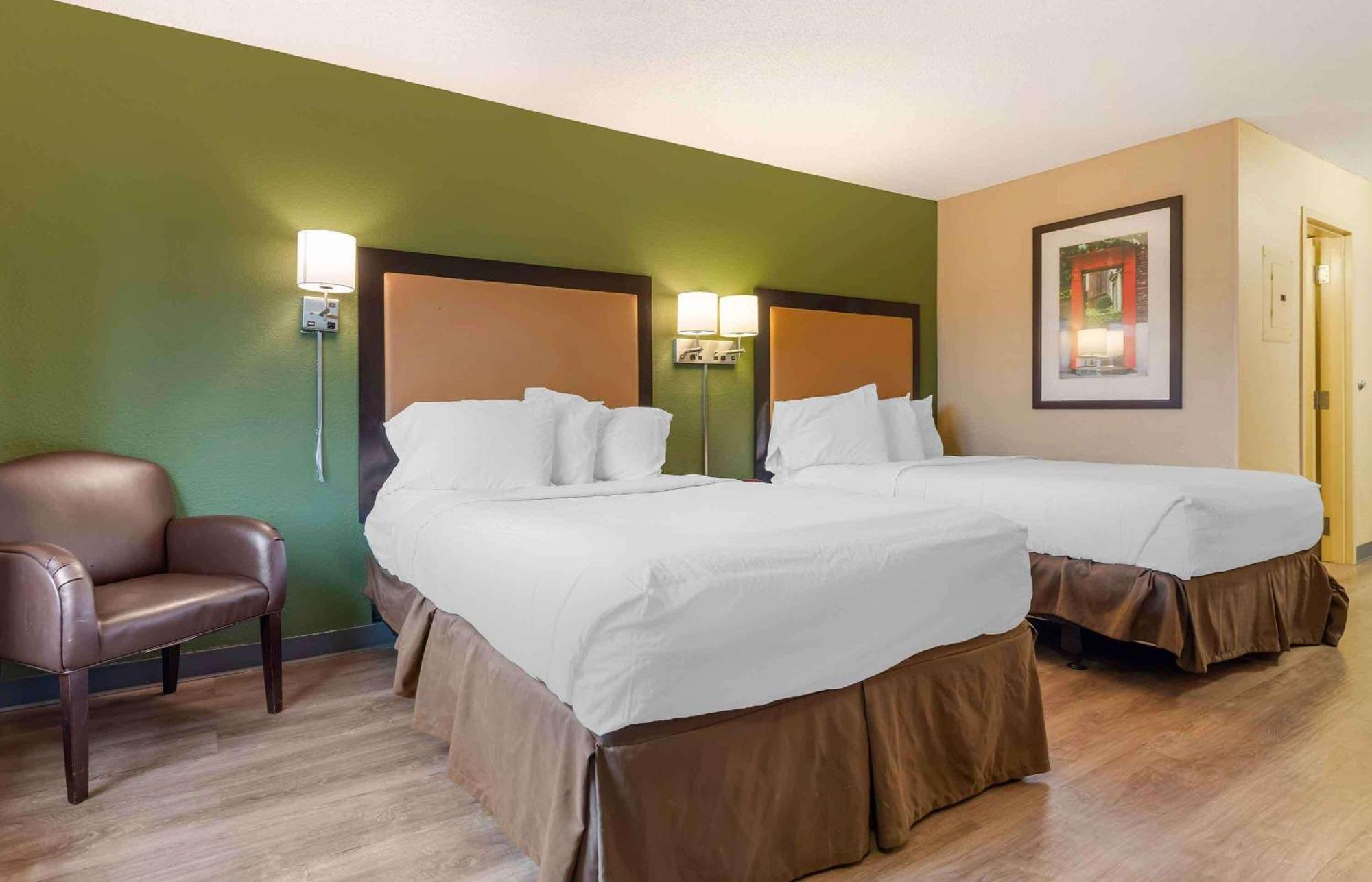 Extended America - Oakland - 2* Emeryville