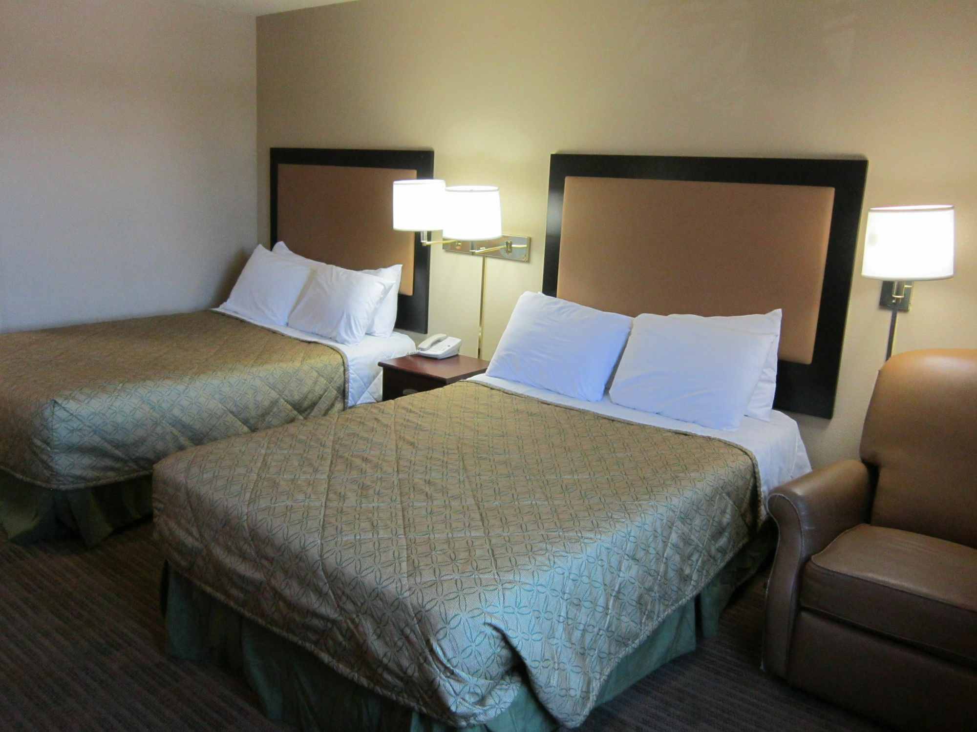 Extended America - Oakland - 2* Emeryville